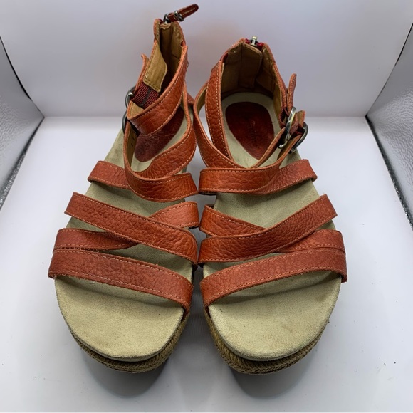 Earthies Leather Strappy Woven Wedge Sandals Womens Size 10B - Picture 9 of 10